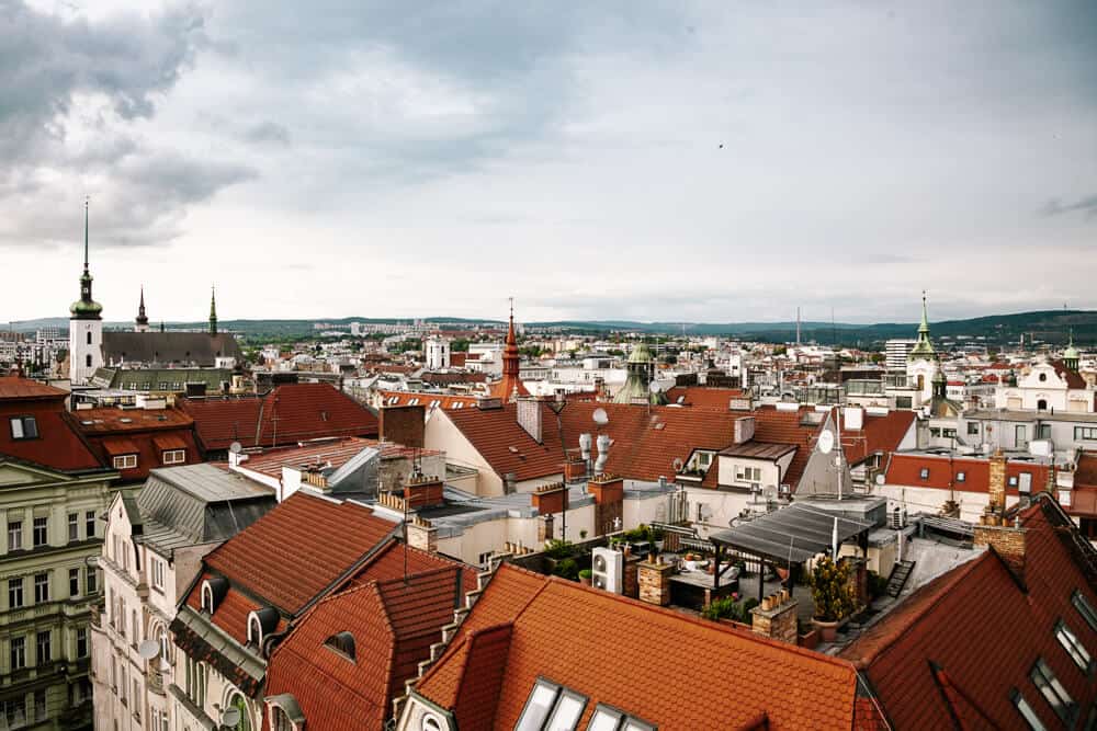 Vom Old Town Hall Tower in Brünn hast du einen schönen Blick über die Stadt.