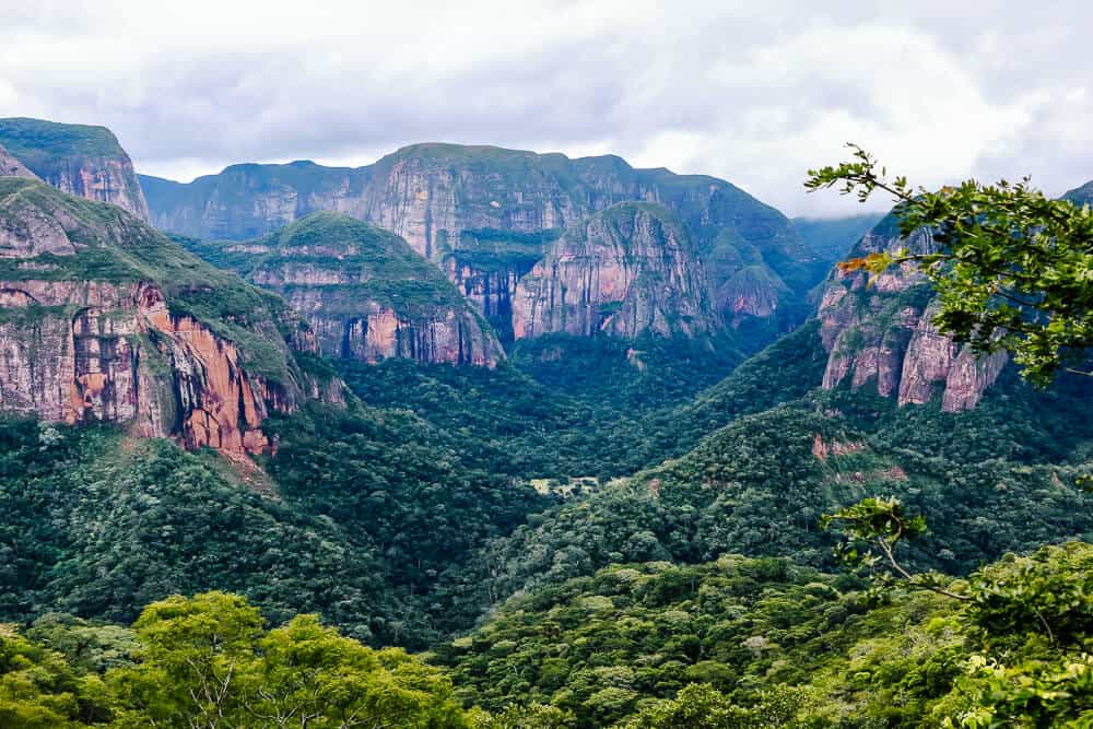 One of the most beautiful day trips from Santa Cruz de la Sierra is the Codo de los Andes & Samaipata tour.